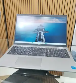 New Laptop Dell Latitude 5540 16GB Intel Core I5 SSD 512GB