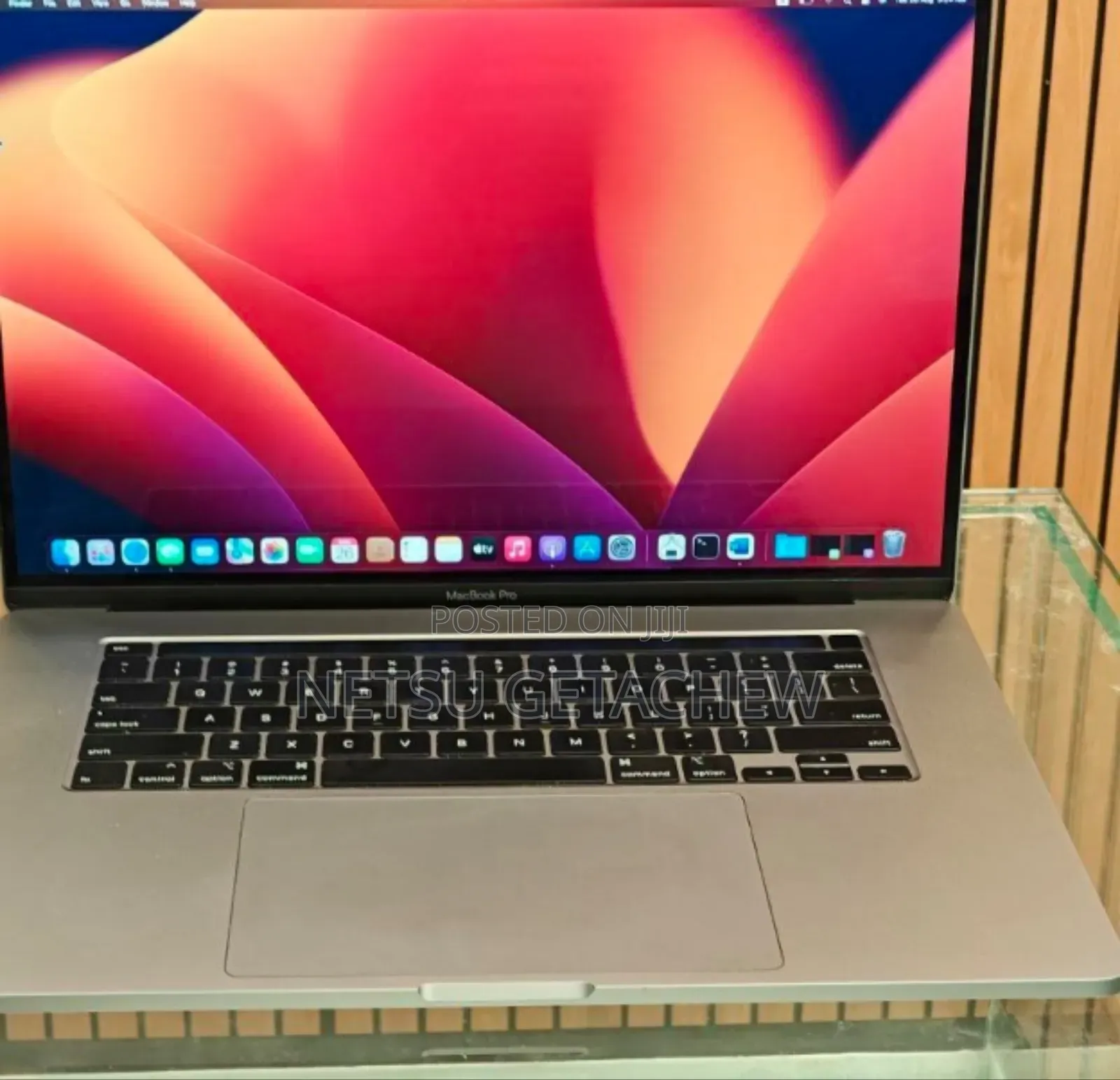 New Laptop Apple MacBook Pro 2019 16GB Intel Core I7 SSD 512GB