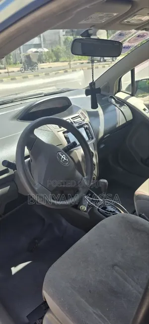 Toyota Yaris 2010 Blue