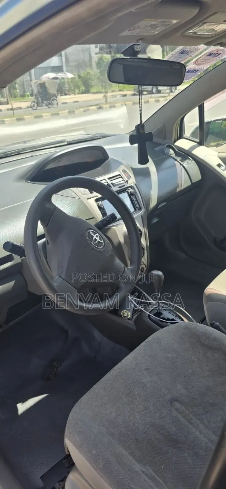 Toyota Yaris 2010 Blue