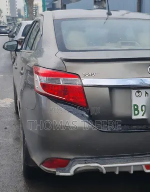 Toyota Yaris 2015 Yellow