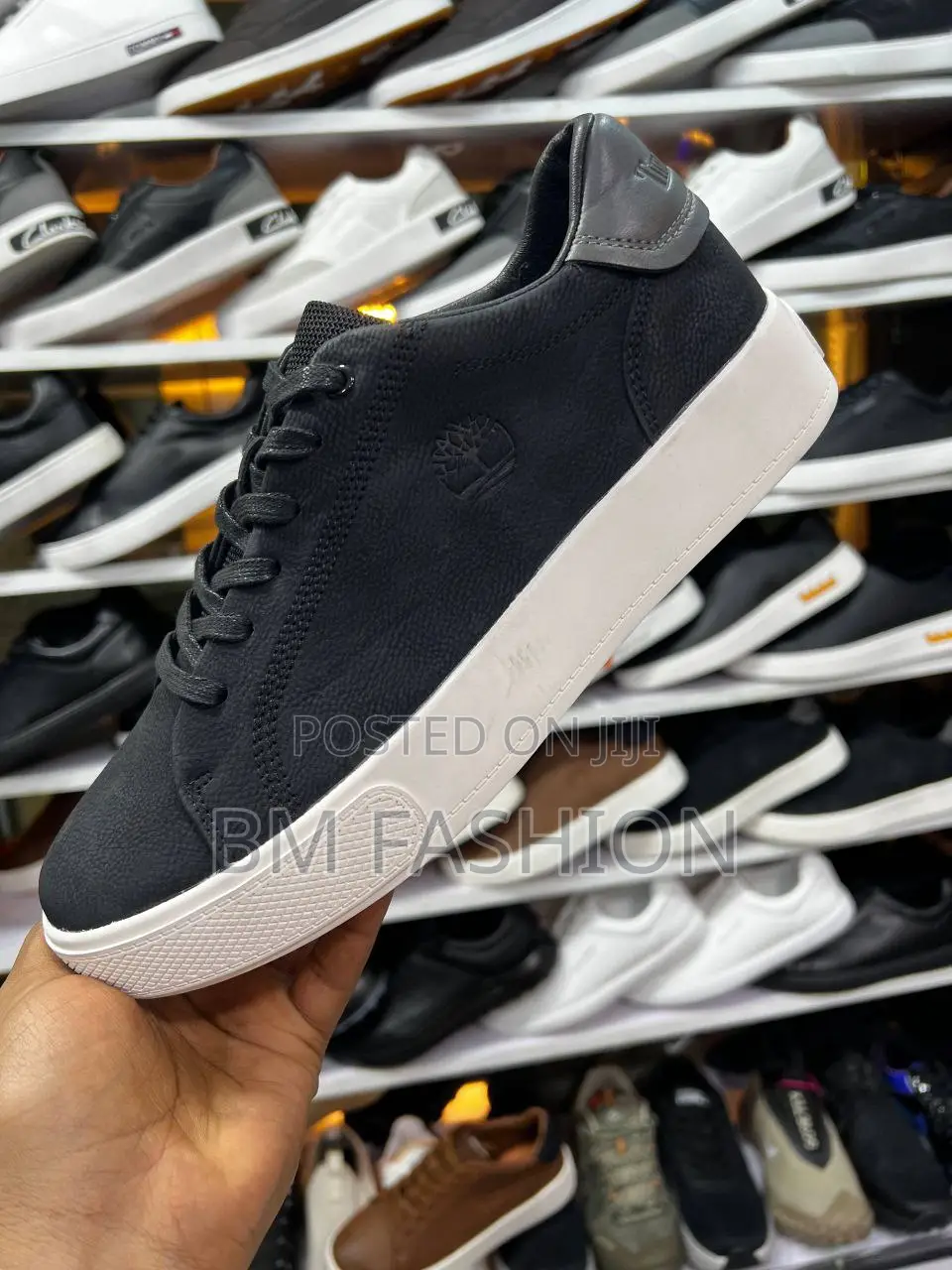 Timberland Seneca Bay Black Leather Trainer With a White Sole