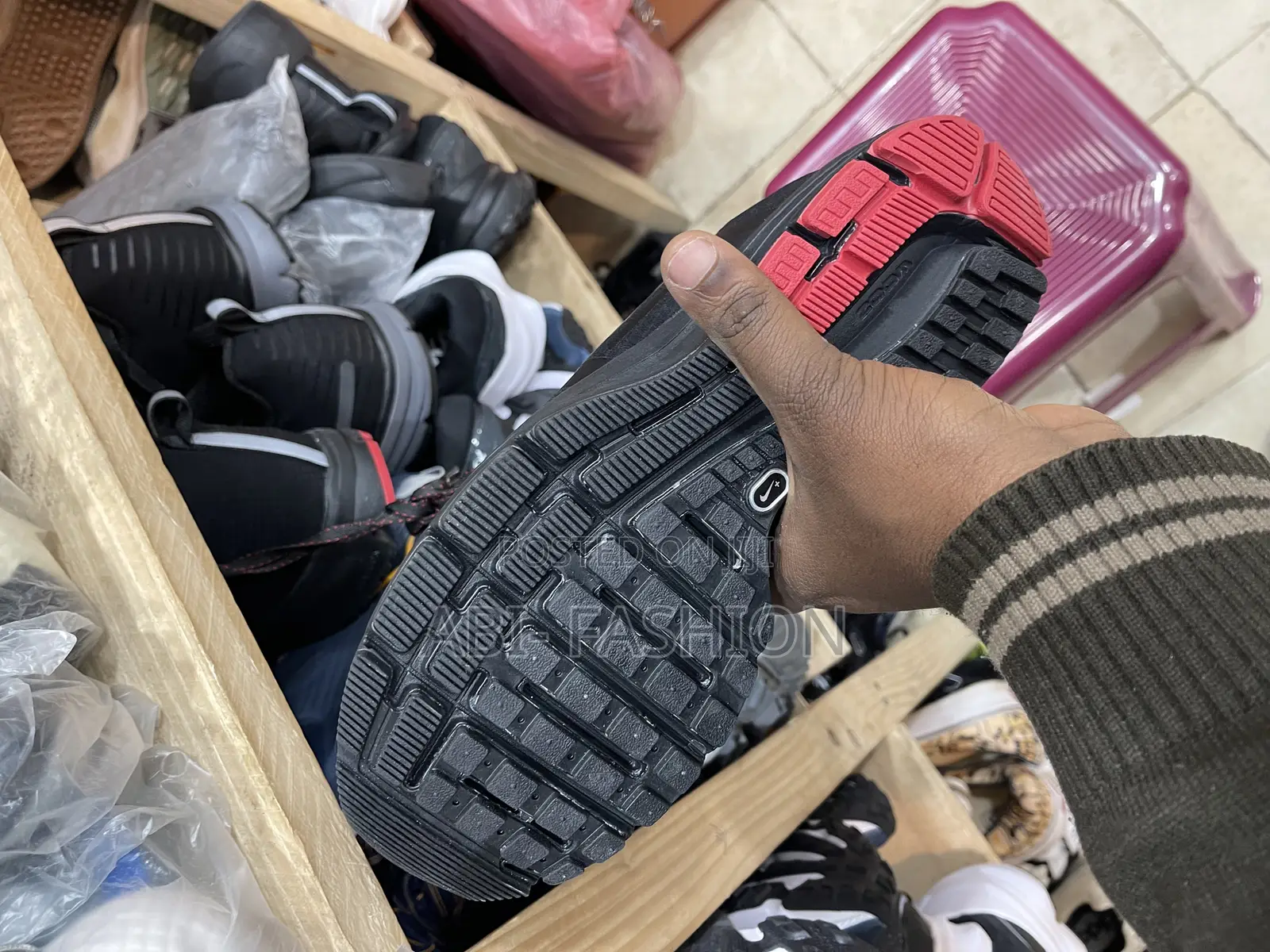 Nike Shoe Mens Red Sole