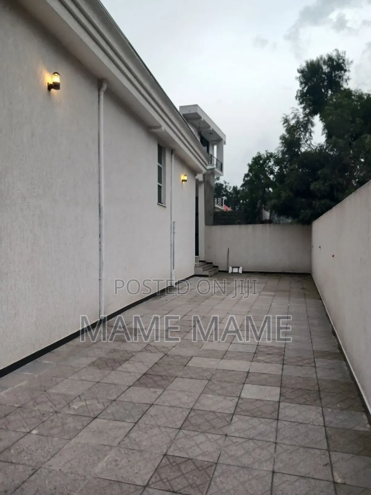5bdrm Villa in Addis Abeba, Bole for sale