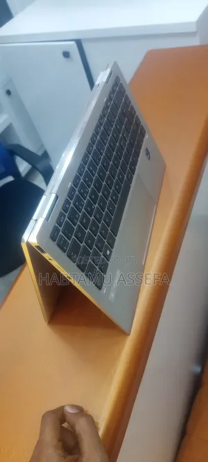 New Laptop HP EliteBook 1040 G8 16GB Intel Core i7 SSD 512GB