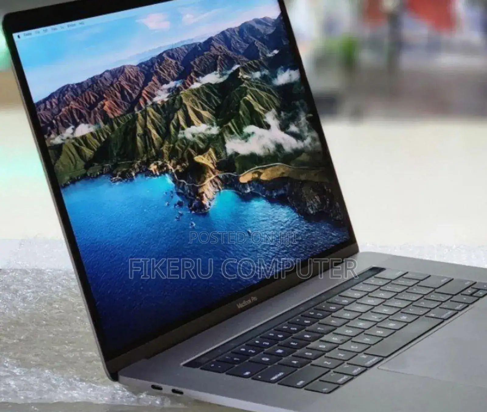 New Laptop Apple MacBook Pro 2017 16GB Intel Core I7 SSD 512GB