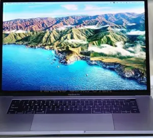 New Laptop Apple MacBook Pro 2017 16GB Intel Core I7 SSD 512GB