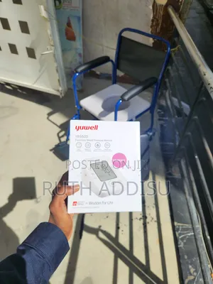 Photo - Yuwell Digital Blood Pressure Monitor老師brand New Digital Bp Monitor