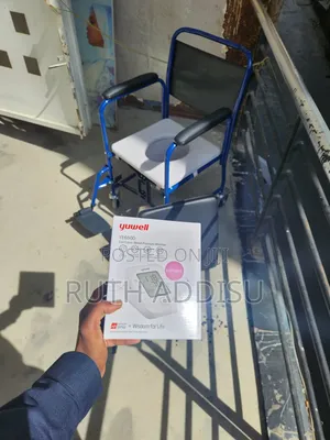 Photo - Yuwell Model Ye660d Blood Pressure Monitor肺部digital Blood Pressuer