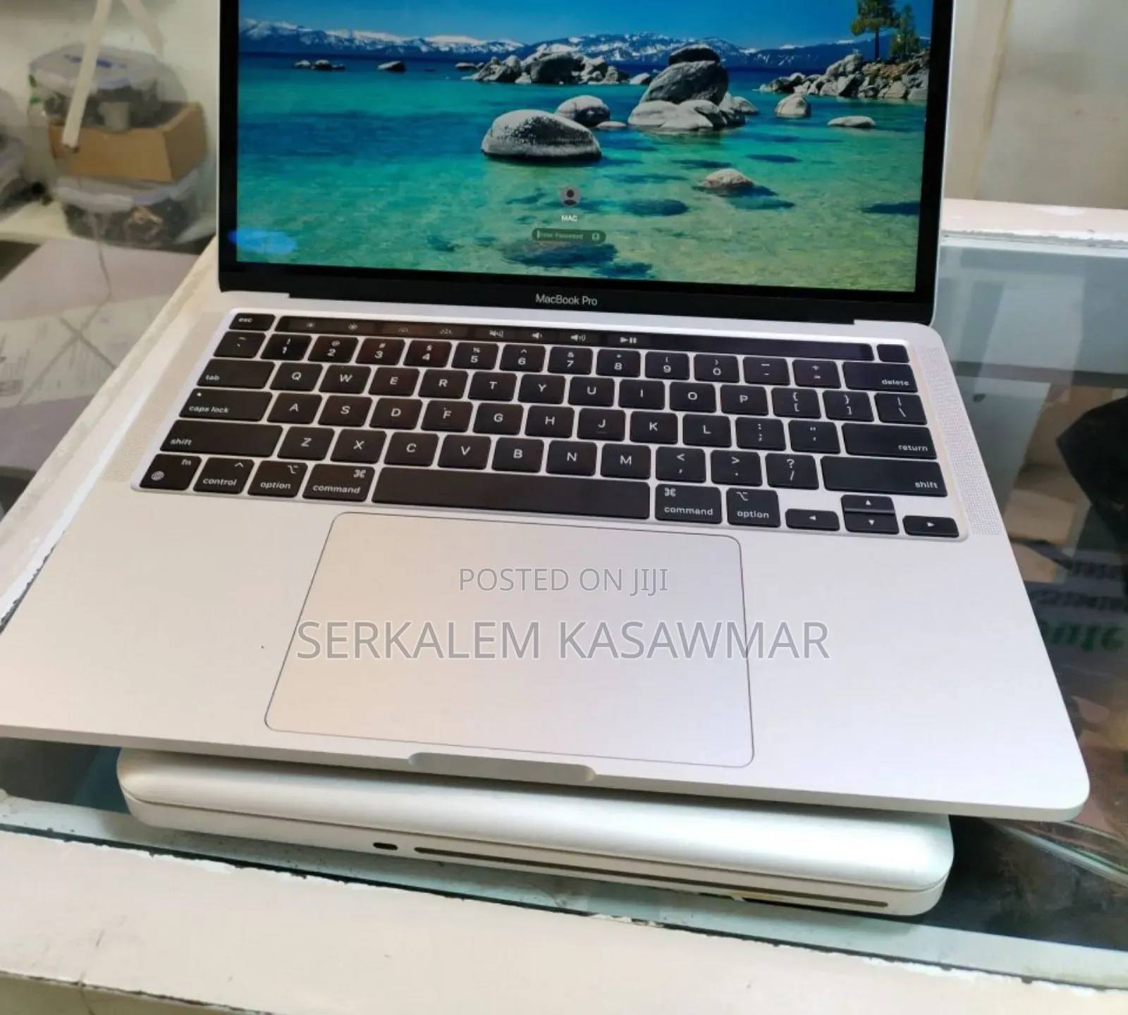 New Laptop Apple MacBook Pro 2020 M1 16GB Apple M1 SSD 512GB