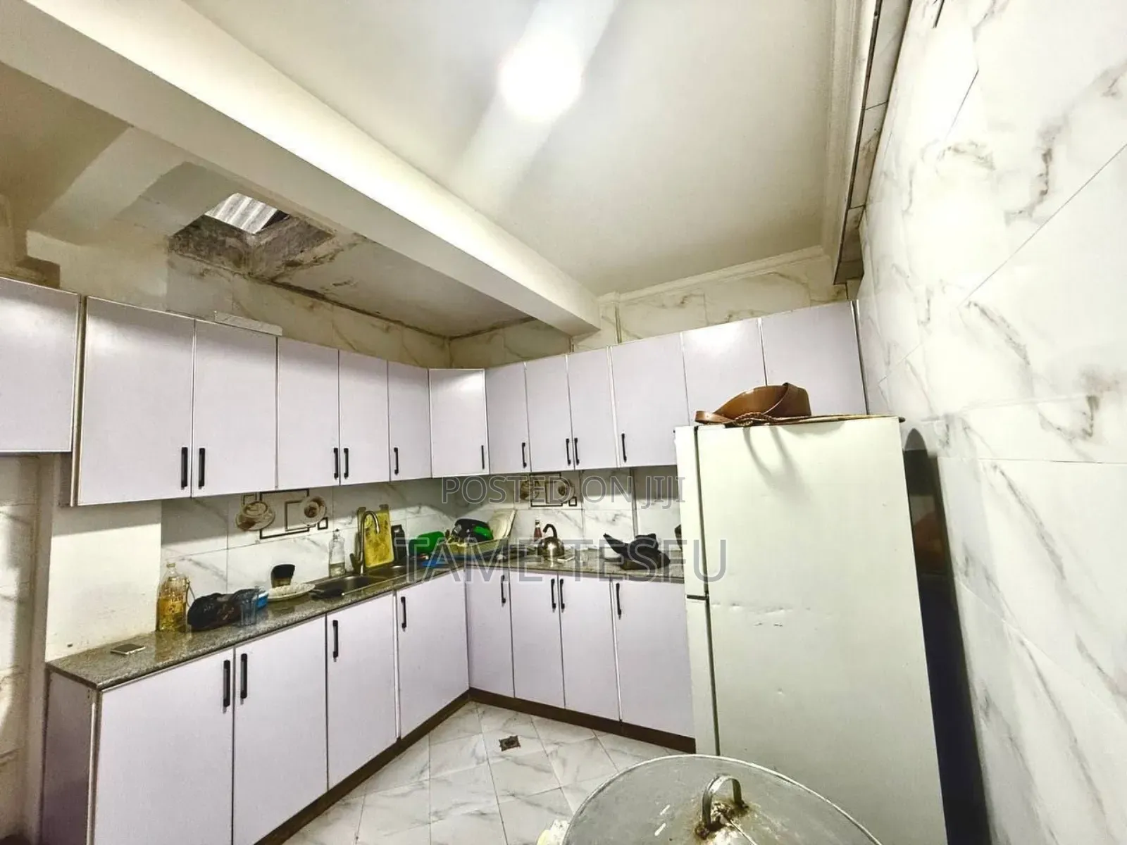 Furnished 5bdrm House in Cmc, Bole for sale