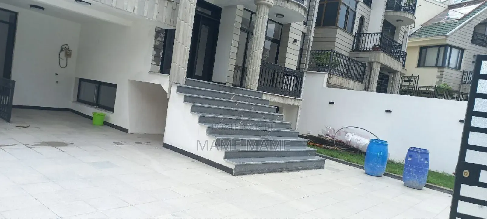 5bdrm House in Addis Abeba, Bole for sale