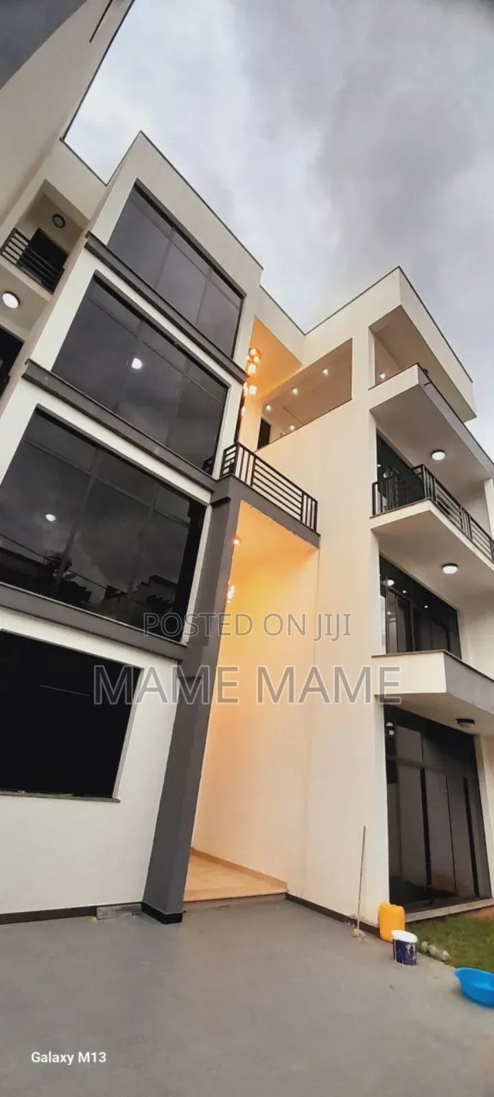 10bdrm House in Addis Abeba, Bole for sale