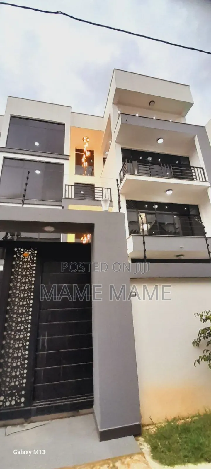 10bdrm House in Addis Abeba, Bole for sale