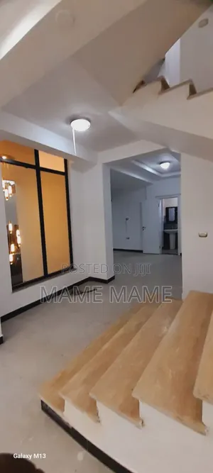 10bdrm House in Addis Abeba, Bole for sale