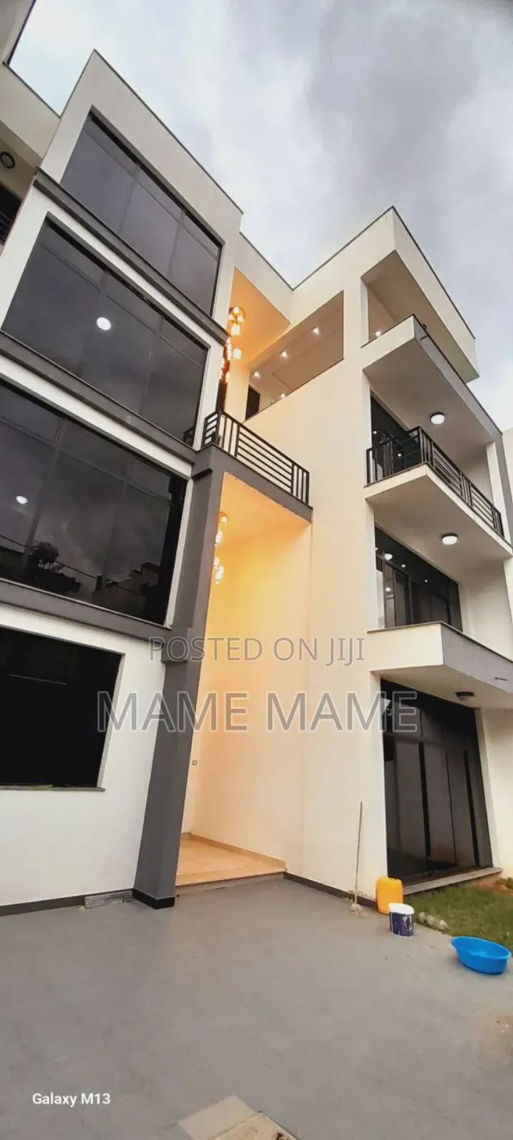 10bdrm House in Addis Abeba, Bole for sale