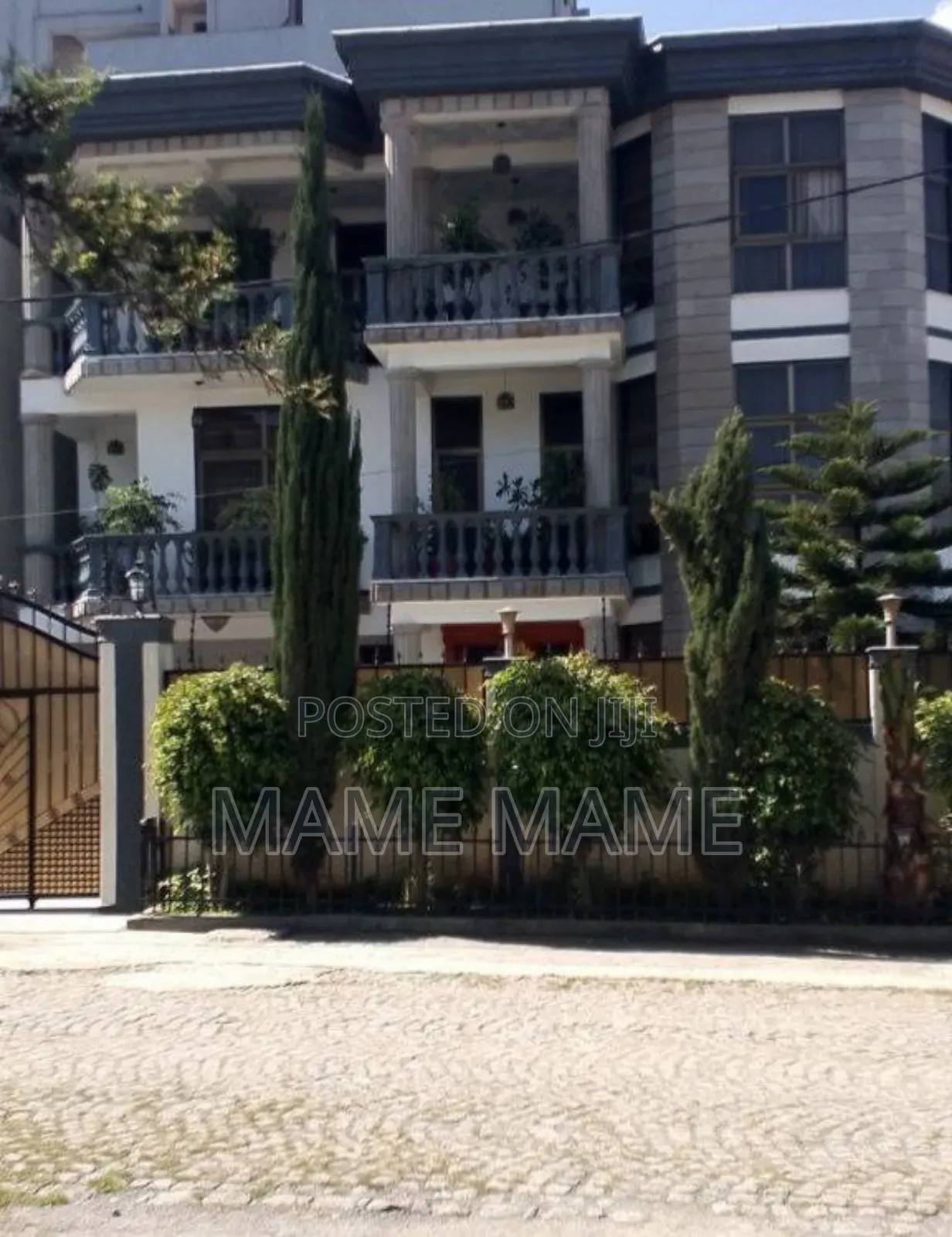 8bdrm House in Addis Abeba, Bole for sale