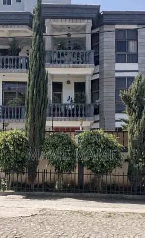 8bdrm House in Addis Abeba, Bole for sale