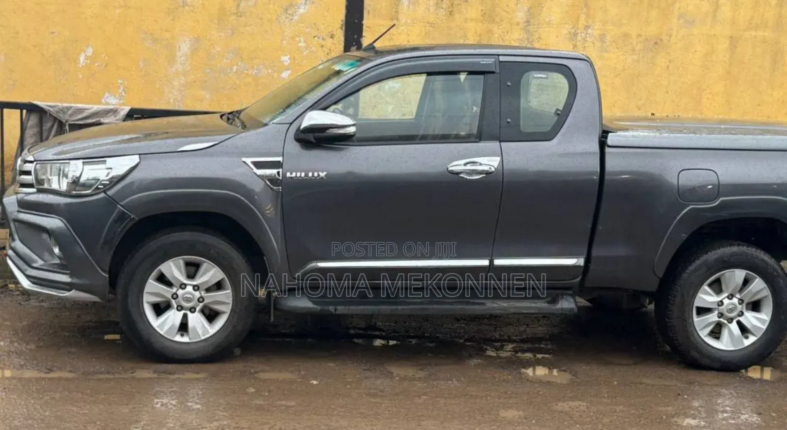 Toyota Hilux 2016 Gray