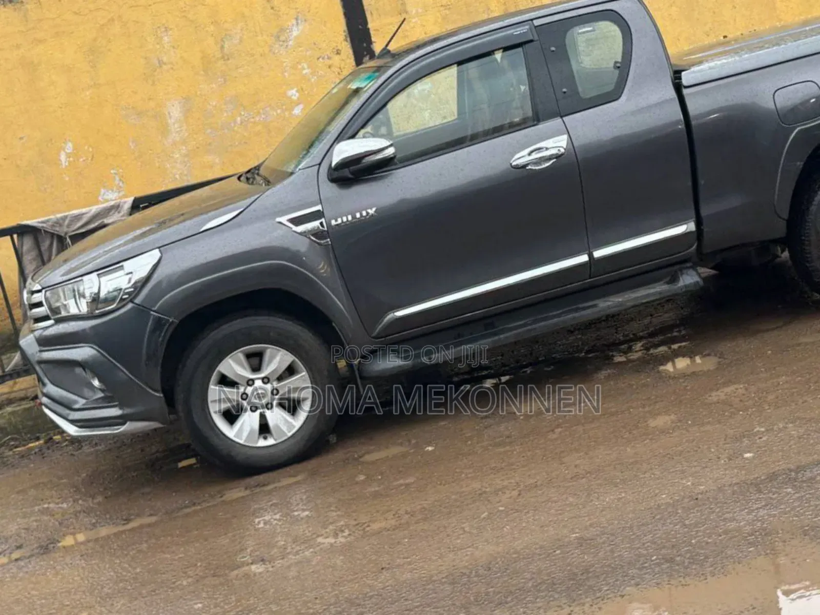 Toyota Hilux 2016 Gray