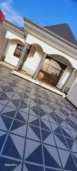 5bdrm Villa in Addis Abeba, Bole for sale