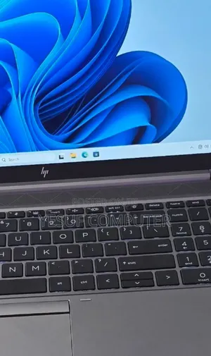 New Laptop HP ZBook Firefly 15 G7 16GB Intel Core I7 SSD 1T