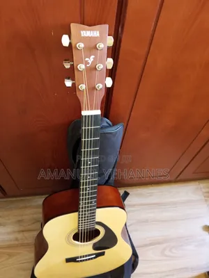 Yamaha F310 Acoustic Guitar