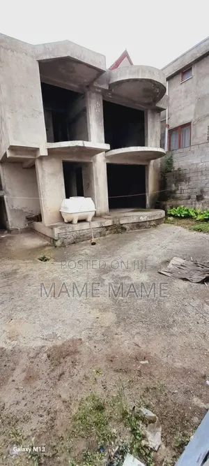 5bdrm House in Addis Abeba, Bole for sale
