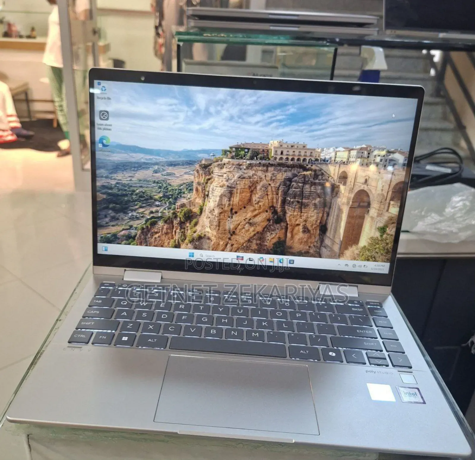 New Laptop HP Envy X360 8GB Intel Core 5 SSD 512GB