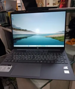 Photo - New Laptop HP 8GB AMD Ryzen 5 SSD 512GB