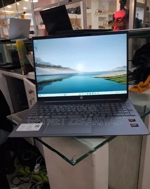 New Laptop HP 8GB AMD Ryzen 5 SSD 512GB