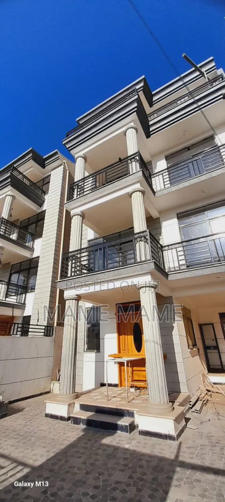 7bdrm House in Addis Abeba, Bole for sale