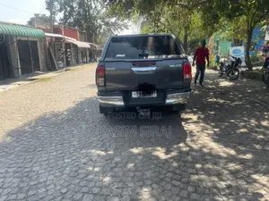 Toyota Hilux Revo Double Cab Deisel 2.4 AWD 2017 Gray