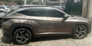 Hyundai Tucson 2021 Brown