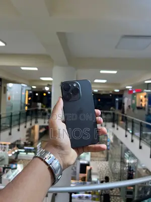 Photo - Apple iPhone 15 Pro 128 GB Black