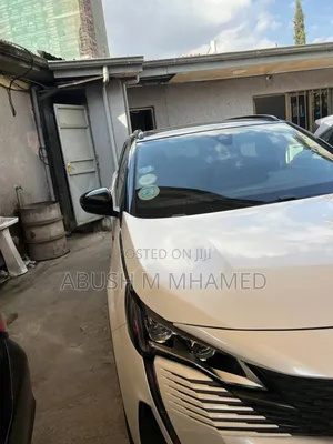 Peugeot 5008 2022 White