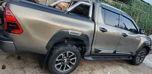 Photo - Toyota Hilux 2021 Silver