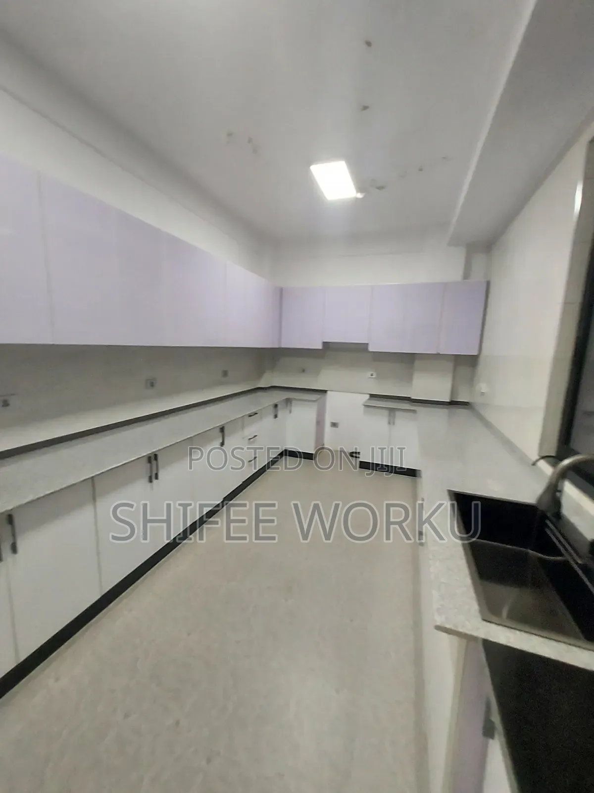 Furnished 9bdrm House in Wosen, Yeka for sale