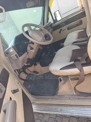 Toyota Land Cruiser 2006 Gray