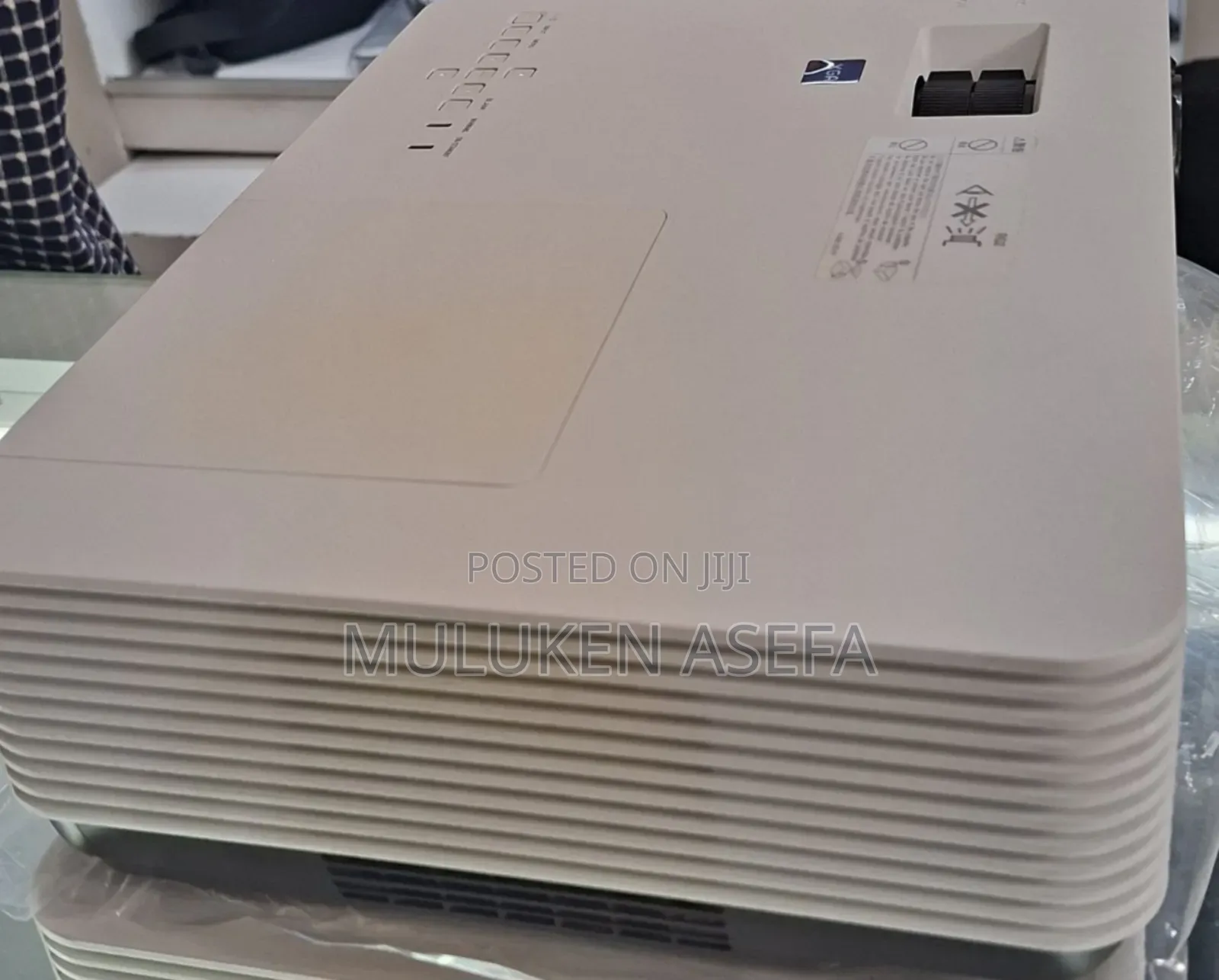 New Arrival 
Sony VPL-Dx221 Projector 
1 Piece Remains 
Reso