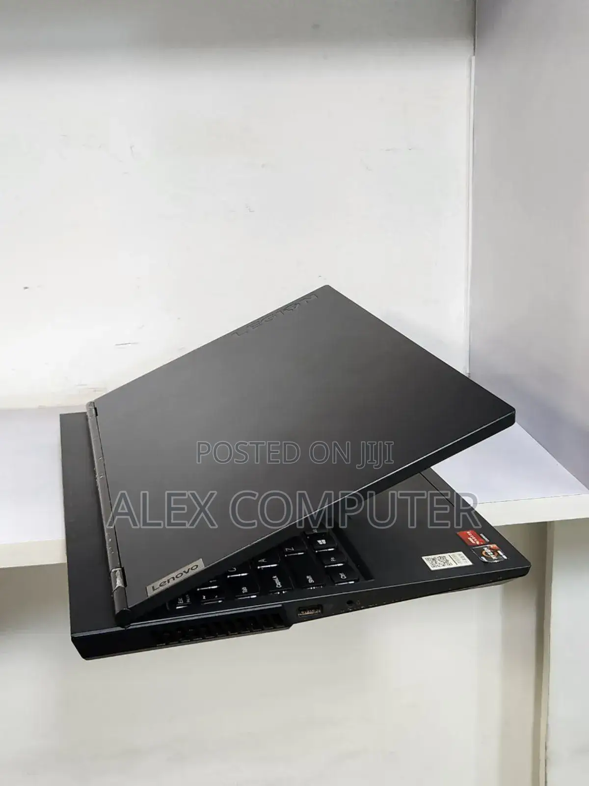 New Laptop Lenovo 16GB AMD Ryzen 7 SSD 1T