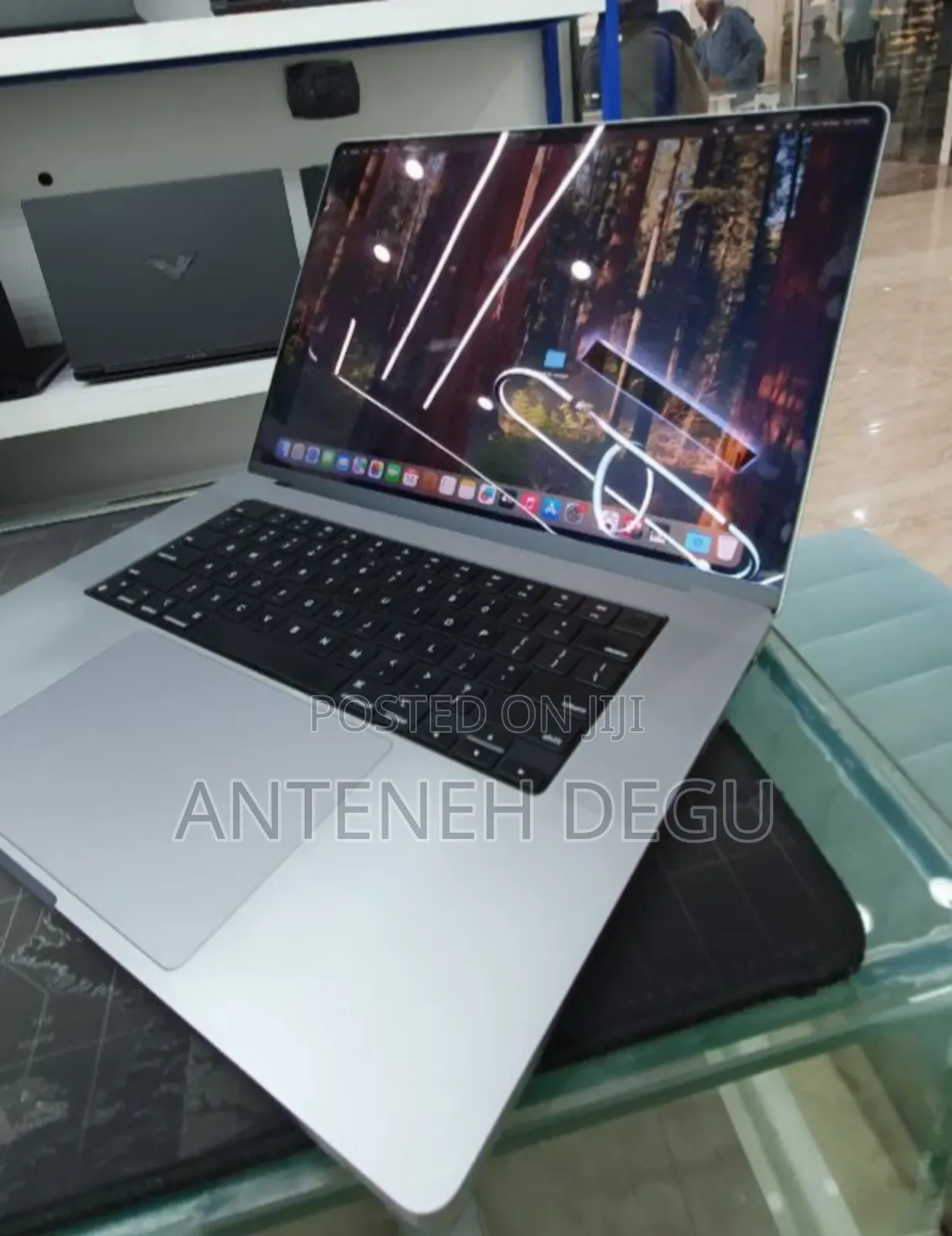 New Laptop Apple MacBook 64GB Apple M1 Max SSD 1T