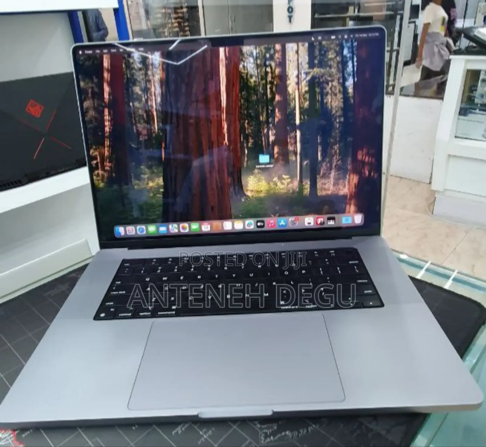New Laptop Apple MacBook 64GB Apple M1 Max SSD 1T