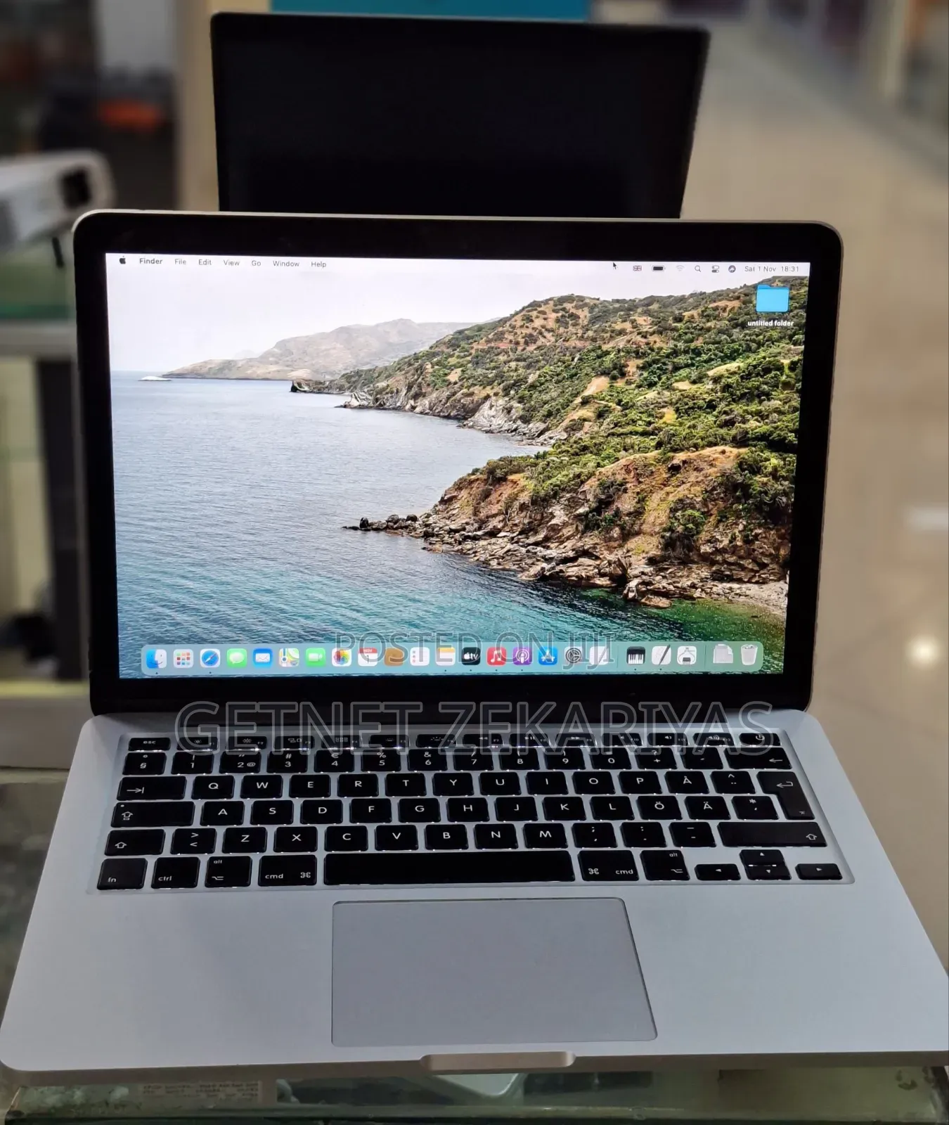 New Laptop Apple MacBook Pro 2014 8GB Intel Core I7 SSD 256GB