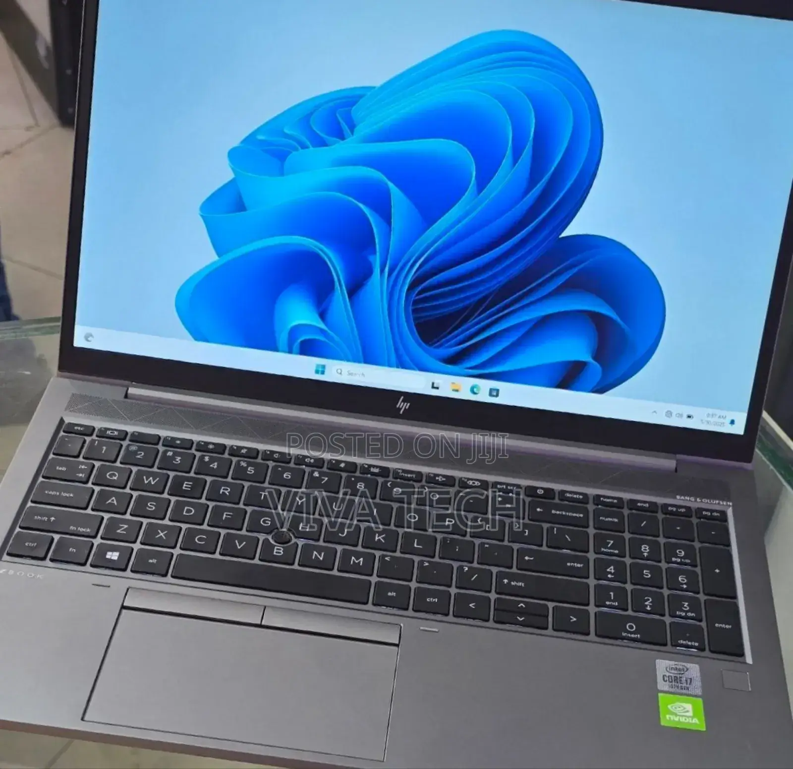 New Laptop HP ZBook Firefly 15 G7 16GB Intel Core I7 SSD 1T