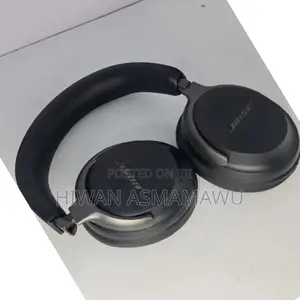 Photo - Y Bose Quietcomfort Headphones