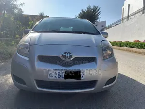 Toyota Yaris 2010 Silver