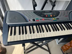 Photo - Yamaha PSR 240 Keyboard