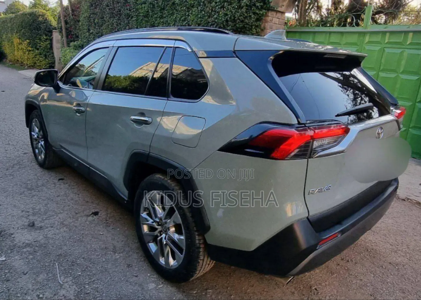 Toyota RAV4 XLE Premium FWD 2020