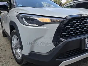 Photo - Toyota Corolla Cross Hybrid 2023
